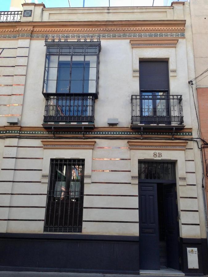 Apartamento Apartamento con solera en el corazón de Triana Sevilla Exterior foto